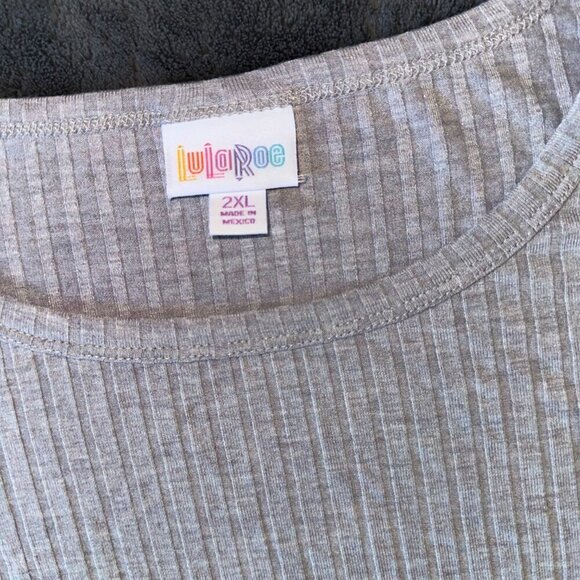 Light Gray Off White Ribbed Short Sleeve Women's T Shirt Lularoe 2xl - Picture 4 of 8